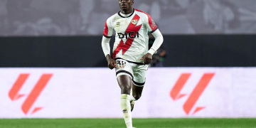 MADRID, SPAIN - OCTOBER 26: Nobel Mendy of Rayo Vallecano runs with the ball during the LaLiga EA Sports match between Rayo Vallecano de Madrid and Deportivo Alaves at Estadio de Vallecas on October 26, 2025 in Madrid, Spain. (Photo by Angel Martinez/Getty Images)