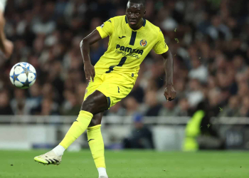 LONDON, ENGLAND - SEPTEMBER 16: Pape Gueye of Villarreal CF on the ball during the UEFA Champions League 2025/26 League Phase MD1 match between Tottenham Hotspur and Villarreal CF at Tottenham Hotspur Stadium on September 16, 2025 in London, England. (Photo by Nigel French/Sportsphoto/Allstar via Getty Images)