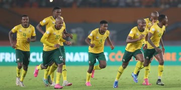 « Ça me surprend que les gens ne les mettent pas parmi les favoris de la CAN » : Pape Thiaw se méfie particulièrement de l'Afrique du Sud - wiwsport