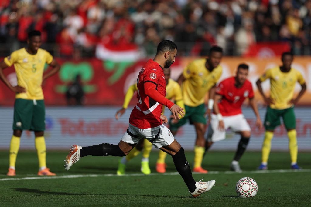 CAN 2025 : L’Égypte tient bon contre l'Afrique du Sud et se qualifie pour les huitièmes de finale - wiwsport CAN 2025 : L’Égypte tient bon contre l'Afrique du Sud et se qualifie pour les huitièmes de finale - wiwsport