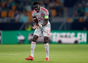Moussa Niakhaté après la défaite des Gones : « C’est compliqué de finir à chaque fois les matchs à dix contre onze, il faut régler le problème des cartons rouges » - wiwsport