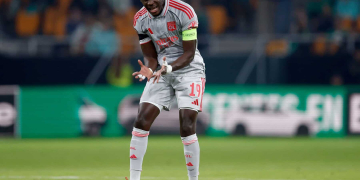 Moussa Niakhaté après la défaite des Gones : « C’est compliqué de finir à chaque fois les matchs à dix contre onze, il faut régler le problème des cartons rouges » - wiwsport