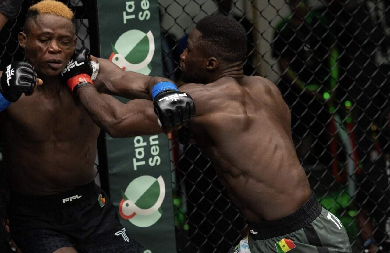 PFL Afrique : (vidéo) Mouhamed Tafsir Ba éteint Desmond Tamungang en 3 minutes et 18 secondes ! - wiwsport PFL Afrique : (vidéo) Mouhamed Tafsir Ba éteint Desmond Tamungang en 3 minutes et 18 secondes ! - wiwsport