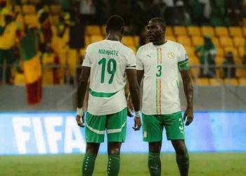 Moussa Niakhaté loue Kalidou Koulibaly : « Jouer à ses côtés est un honneur, il est l'un des meilleurs défenseurs du monde » - wiwsport