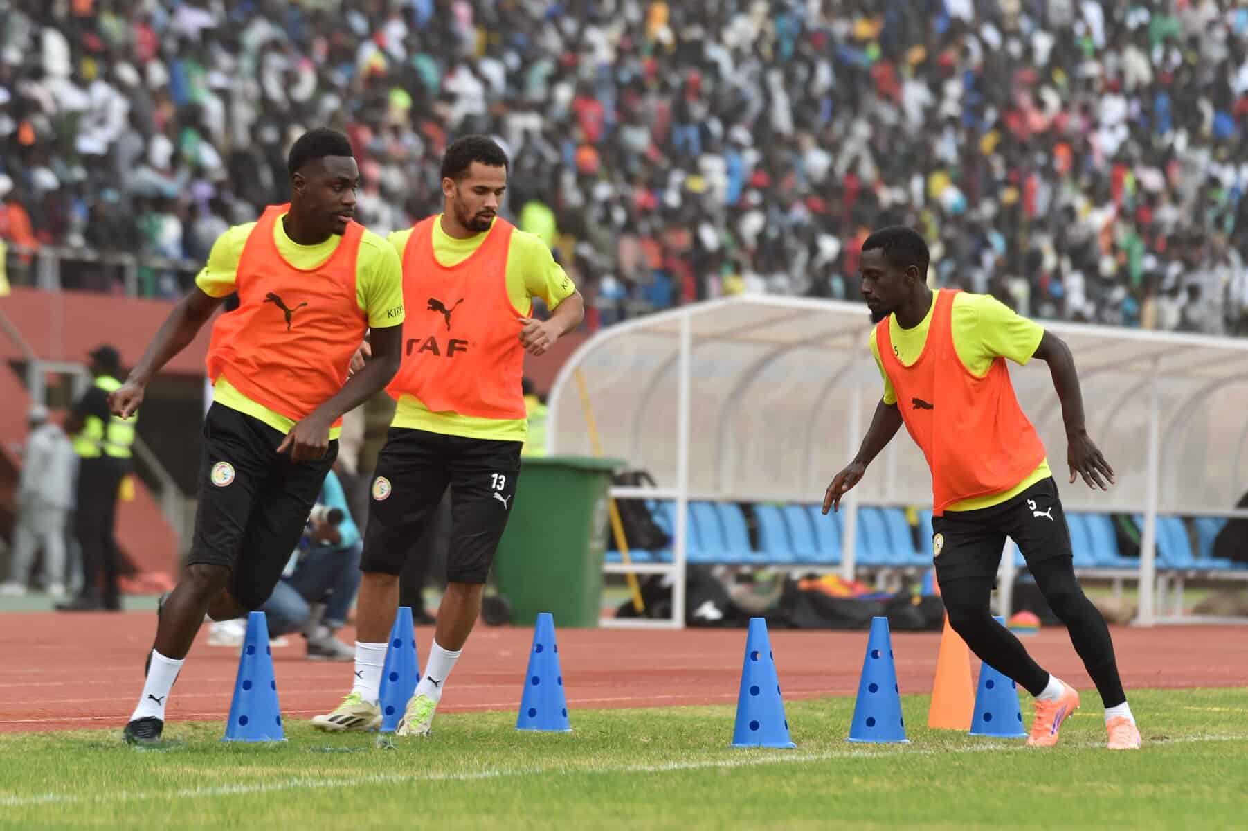 CAN 2025 : Revivez en images l’entraînement des Lions au Stade Léopold-Sédar-Senghor - wiwsport