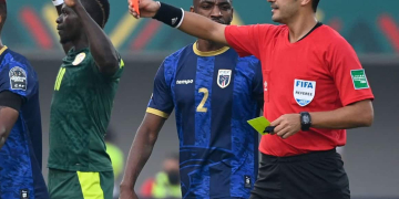 CAN 2025 : L'arbitre algérien Lahlou Benbraham au sifflet de Sénégal - RD Congo - wiwsport
