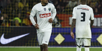 Entente Feignies Aulnoye FC : Encore buteur en Coupe de France face à Lens, Nolan Bonte fait un clin d’oeil à son père, Mamadou Niang - wiwsport