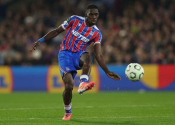 LONDON, ENGLAND - NOVEMBER 06: Ismaila Sarr of Crystal Palace passes the ball during the UEFA Conference League 2025/26 League Phase MD3 match between Crystal Palace FC and AZ Alkmaar at Selhurst Park on November 06, 2025 in London, England. (Photo by Steve Bardens - AMA/Getty Images)