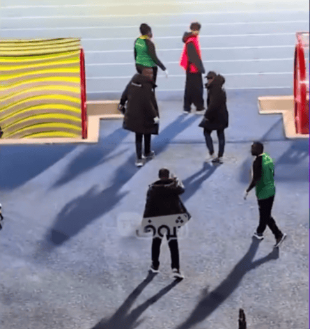 Coupe CAF : Un nouvel incident de vol de serviettes au Maroc pendant un match (vidéo) - wiwsport Coupe CAF : Un nouvel incident de vol de serviettes au Maroc pendant un match (vidéo) - wiwsport