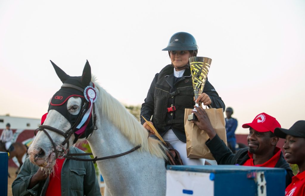 Équitation - CSO Écuries Hann Marinas (Nationale 2) : Eden Kazoun fait sensation et s'impose avec brio au Grand Prix - wiwsport Équitation - CSO Écuries Hann Marinas (Nationale 2) : Eden Kazoun fait sensation et s'impose avec brio au Grand Prix - wiwsport