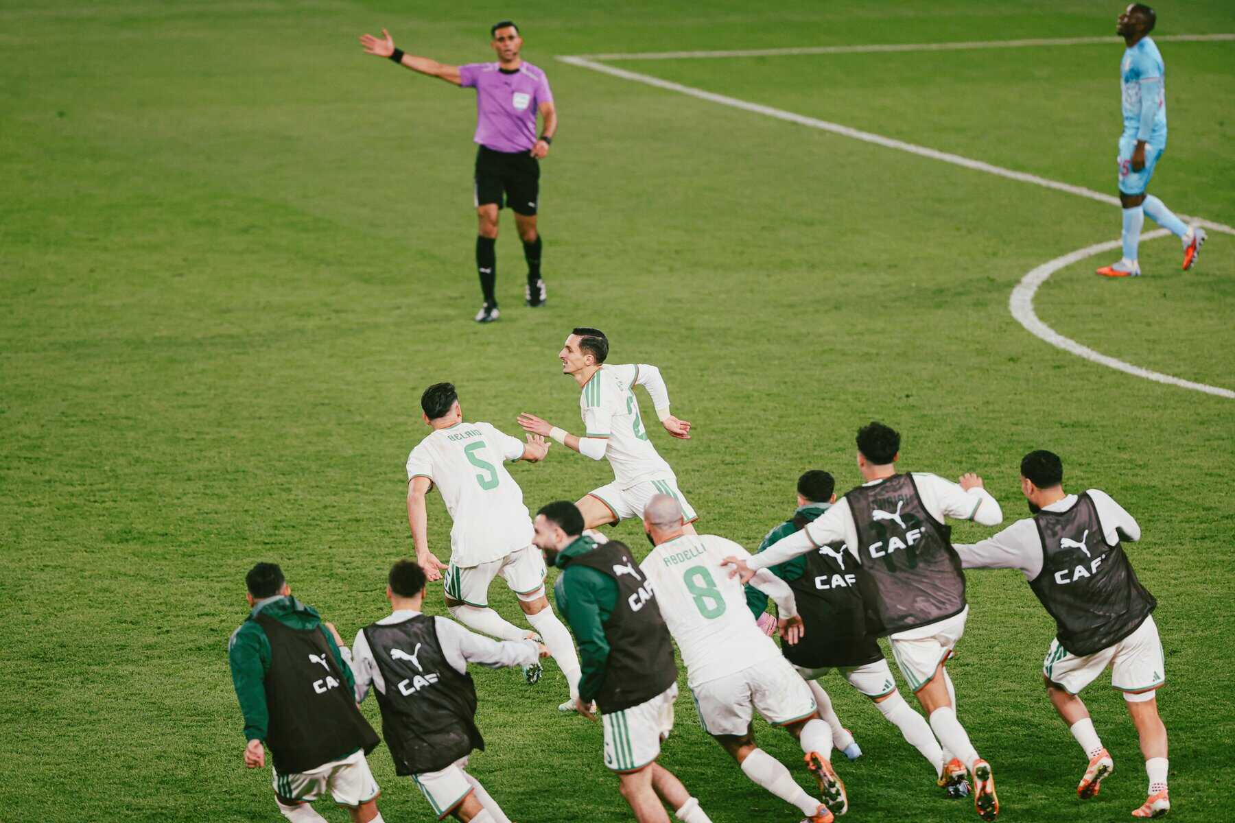 CAN 2025 : L’Algérie et Boulbina foudroient et éliminent la RD Congo à la dernière minute - wiwsport CAN 2025 : L’Algérie et Boulbina foudroient et éliminent la RD Congo à la dernière minute - wiwsport