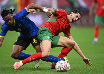 CAN 2025 : Le Maroc assure péniblement l'essentiel face à la Tanzanie et rejoint les quarts - wiwsport