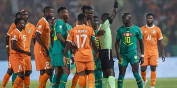 CAN 2025 : L'arbitre gabonais Pierre Ghislain Atcho au sifflet pour la demi-finale Sénégal - Egypte - wiwsport