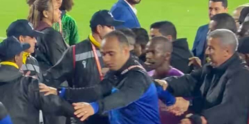 CAN 2025 : Issa Sy et ses assistants escortés à la fin du match Algérie - Nigeria - wiwsport