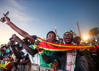 (Vidéo) Sénégal - Maroc : Les supporters sénégalais déjà (très) chauds aux abords du Stade de Rabat - wiwsport