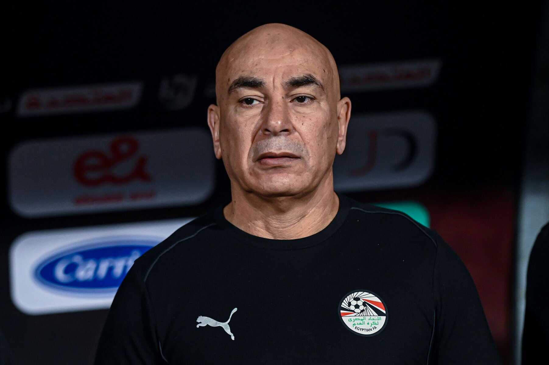 Hossam Hassan : « Le Sénégal n'est pas une bête noire pour l'Egypte ; quiconque affronte l'Egypte joue avec la peur au ventre » - wiwsport CAIRO, EGYPT - DECEMBER 16: Egypt coach Hossam Hassan looks on before an International Friendly match between the national football teams of Egypt and Nigeria at Cairo International Stadium on December 16, 2025 in Cairo, Egypt. The teams are preparing for the 2025 Africa Cup of Nations that kicks off in Morocco on December 21st and runs until January 18th. (Photo by Sayed Hassan/Getty Images)