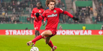 VIENNA, AUSTRIA - DECEMBER 11: Evangelos Andreou of Omonoia FC controls the ball during the UEFA Conference League 2025/26 League Phase MD5 match between SK Rapid and Omonoia FC at Weststadion on December 11, 2025 in Vienna, Austria. (Photo by Christian Hofer/Getty Images)