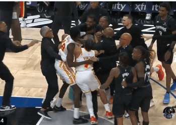 NBA – Hawks : Mouhamed Gueye expulsé après un accrochage musclé avec Naz Reid (vidéo) - wiwsport