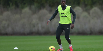 Chelsea : Mamadou Sarr intègre la liste pour la Ligue des Champions - wiwsport