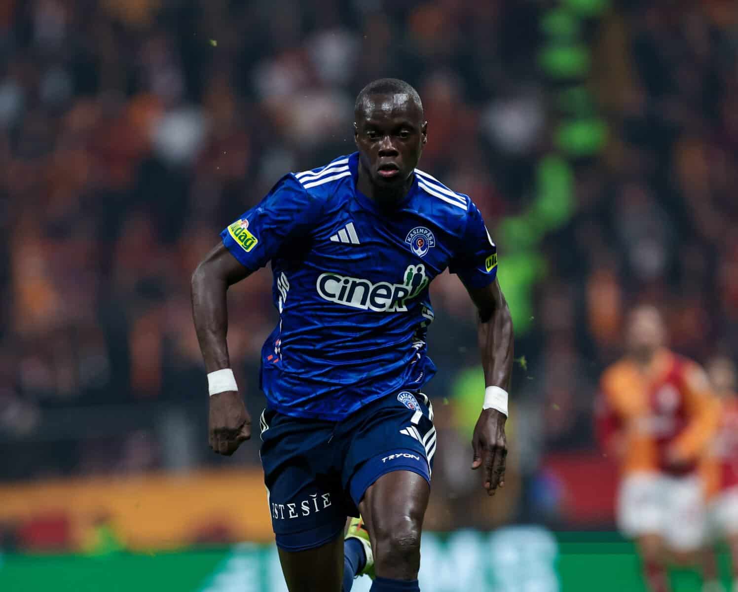 Mercato : Mamadou Fall quitte Kasımpaşa pour la D2 turque - wiwsport Mercato : Mamadou Fall quitte Kasımpaşa pour la D2 turque - wiwsport