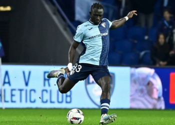 Ligue 1 : Arouna Sanganté expulsé dès la 3e minute face à Toulouse - wiwsport