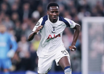 Premier League : Pape Matar Sarr titulaire face à Manchester United ! - wiwsport