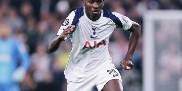 Premier League : Pape Matar Sarr titulaire face à Manchester United ! - wiwsport