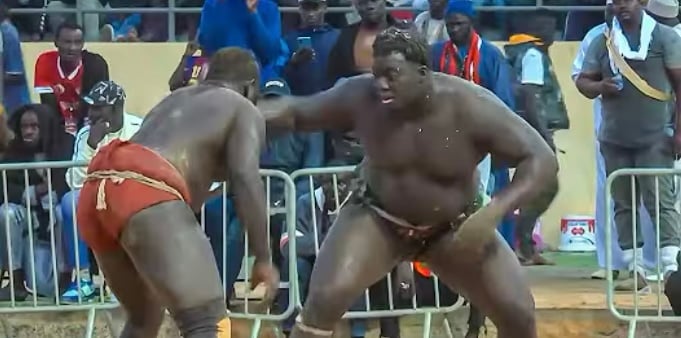 Lute simple – Finale Poids lourds : Serigne Ndiaye bat George Poite et remporte la mise de 20 millions FCFA