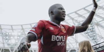Premier League : El Hadji Malick Diouf, l’un des défenseurs les plus décisifs par la passe dans le championnat anglais ! - wiwsport