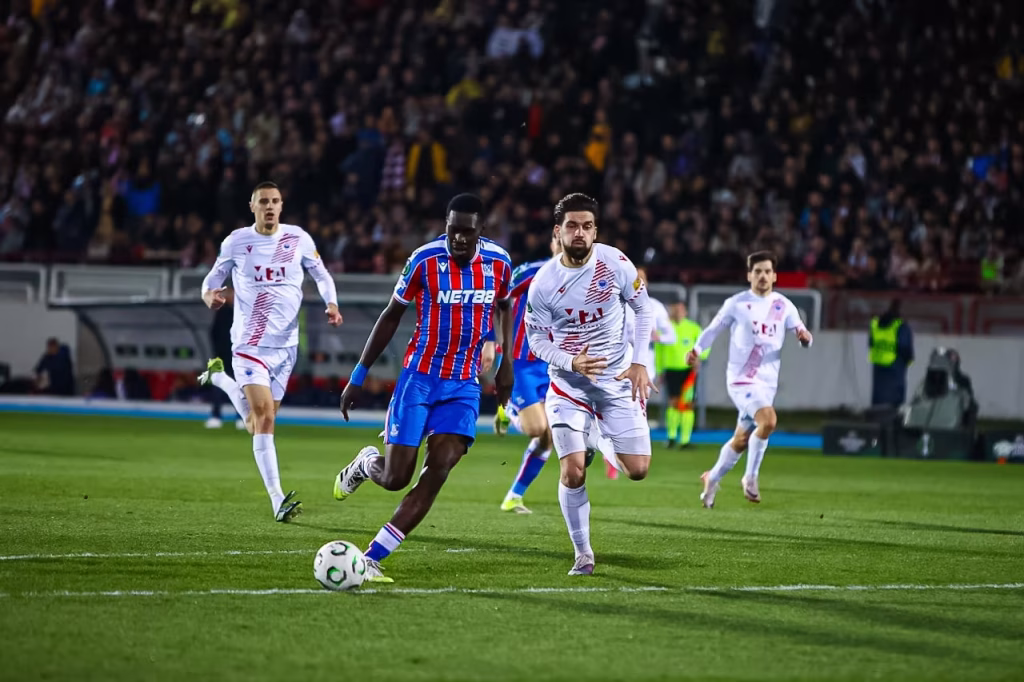 Ligue Conférence : Malgré un but d'Ismaïla Sarr, Crystal Palace tenu en échec en barrage aller par Zrinjski Mostar - wiwsport Ligue Conférence : Malgré un but d'Ismaïla Sarr, Crystal Palace tenu en échec en barrage aller par Zrinjski Mostar - wiwsport