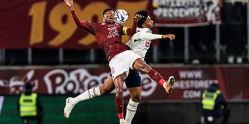METZ, FRANCE - FEBRUARY 6: Habib Diallo of FC Metz (L) fights for heading the ball with Tiago Santos of Lille (R) during the Ligue 1 McDonald's match between FC Metz and Lille OSC at Stade Saint-Symphorien on February 6, 2026 in Metz, France. (Photo by Sathire Kelpa/Eurasia Sport Images/Getty Images)