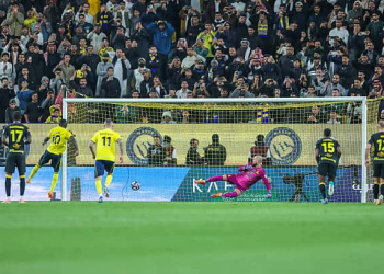 RIYADH, SAUDI ARABIA - FEBRUARY 6: Sadio Mane of team Al-Nassr FC scores their first goal during the Saudi Pro League game between Al Nassr and Al Ittihad at Al Awwal Park on February 6, 2026 in Riyadh, Saudi Arabia.  (Photo by Abdullah Ahmed/Getty Images)