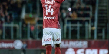 Football : « Vous avez accueilli le jeune homme que j’étais et m’avez aidé à grandir », Cheikh Tidiane Sabaly remercie le FC Metz après huit ans au club - wiwsport
