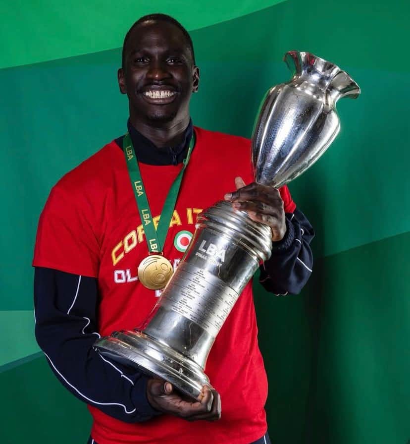 Basket : Ousmane Diop sacré champion d’Italie avec l’Olimpia Milan - wiwsport