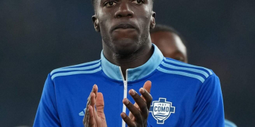 « C'est mon tour » : Le message d'Assane Diao, juste avant son retour à la compétition - wiwsport