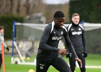 Chelsea : « Il aura sa chance, mais il sait qu'il devra se battre pour l'obtenir », Liam Rosenior met en garde Mamadou Sarr - wiwsport