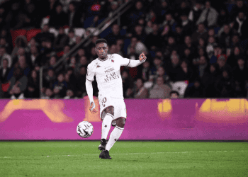 Foot : Entré en jeu avec Metz contre le PSG, Bouna Sarr a rejoué pour la première fois depuis plus de deux ans et retrouvé la Ligue 1 - wiwsport