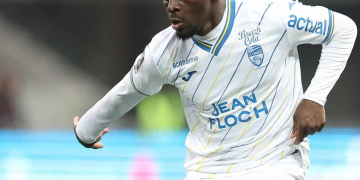 Ligue 1 : Lorient rattrape Nice avec un but de Bamba Dieng - wiwsport