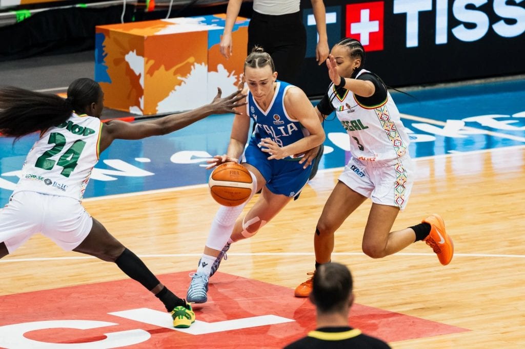 TQCF 2026 : Les Lionnes coulent face à l’Italie, le Sénégal suspendu à un miracle pour se qualifier ! - wiwsport TQCF 2026 : Les Lionnes coulent face à l’Italie, le Sénégal suspendu à un miracle pour se qualifier ! - wiwsport
