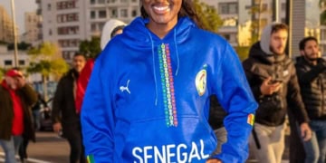 « Je veux inculquer ce que j’aurais aimé avoir » : Dieynaba Sow lance son association « Regard de Joueuse » pour l'émancipation des jeunes filles via le sport - wiwsport