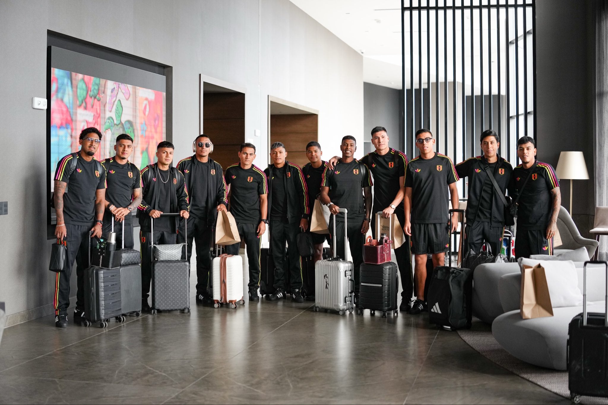 Le Pérou arrive à Paris pour son match amical face au Sénégal - wiwsport