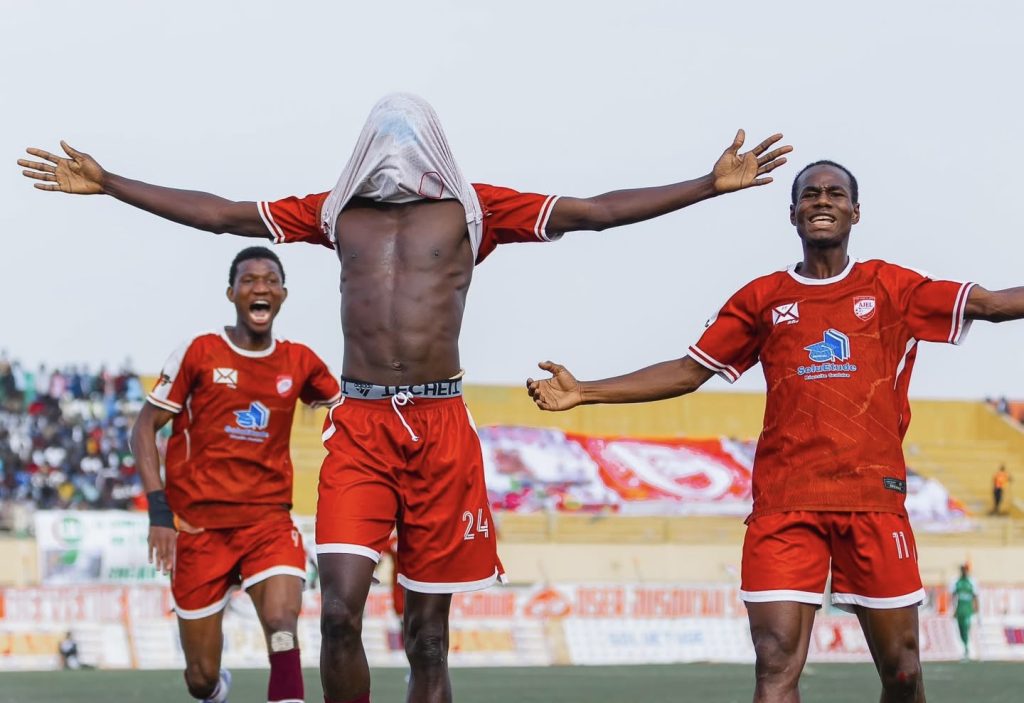 (J18) Ligue 1 : Guédiawaye FC sort de la zone rouge, Ajel de Rufisque s’offre le champion en titre Jaraaf et creuse l’écart en tête du classement ! - wiwsport (J18) Ligue 1 : Guédiawaye FC sort de la zone rouge, Ajel de Rufisque s’offre le champion en titre Jaraaf et creuse l’écart en tête du classement ! - wiwsport