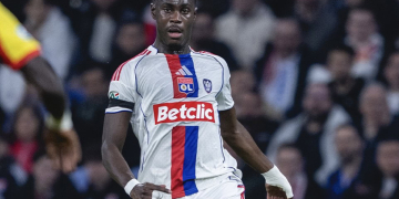 Lyon dans le dur, Moussa Niakhaté tire la sonnette d’alarme : « Je ne sais pas si c’est bien de le dire mais je vais être honnête, physiquement ça commence à être dur » - wiwsport