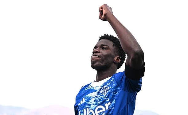COMO, ITALY - MARCH 22: Assane Diao of Como celebrates his goal during the Serie A match between Como 1907 and Pisa SC at Giuseppe Sinigaglia Stadium on March 22, 2026 in Como, Italy. (Photo by Image Photo Agency/Getty Images)