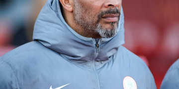 Football : « Je n’ai jamais été en contact avec l’OM » : Éric Chelle dément les rumeurs - wiwsport