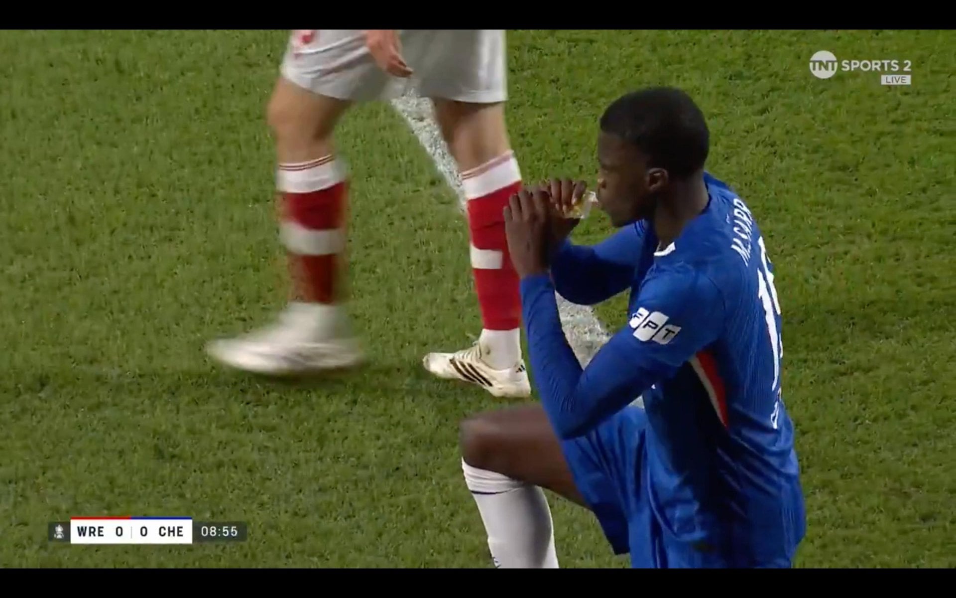 FA Cup : Le match Wrexham – Chelsea stoppé temporairement pour permettre à Mamadou Sarr de rompre son jeûne