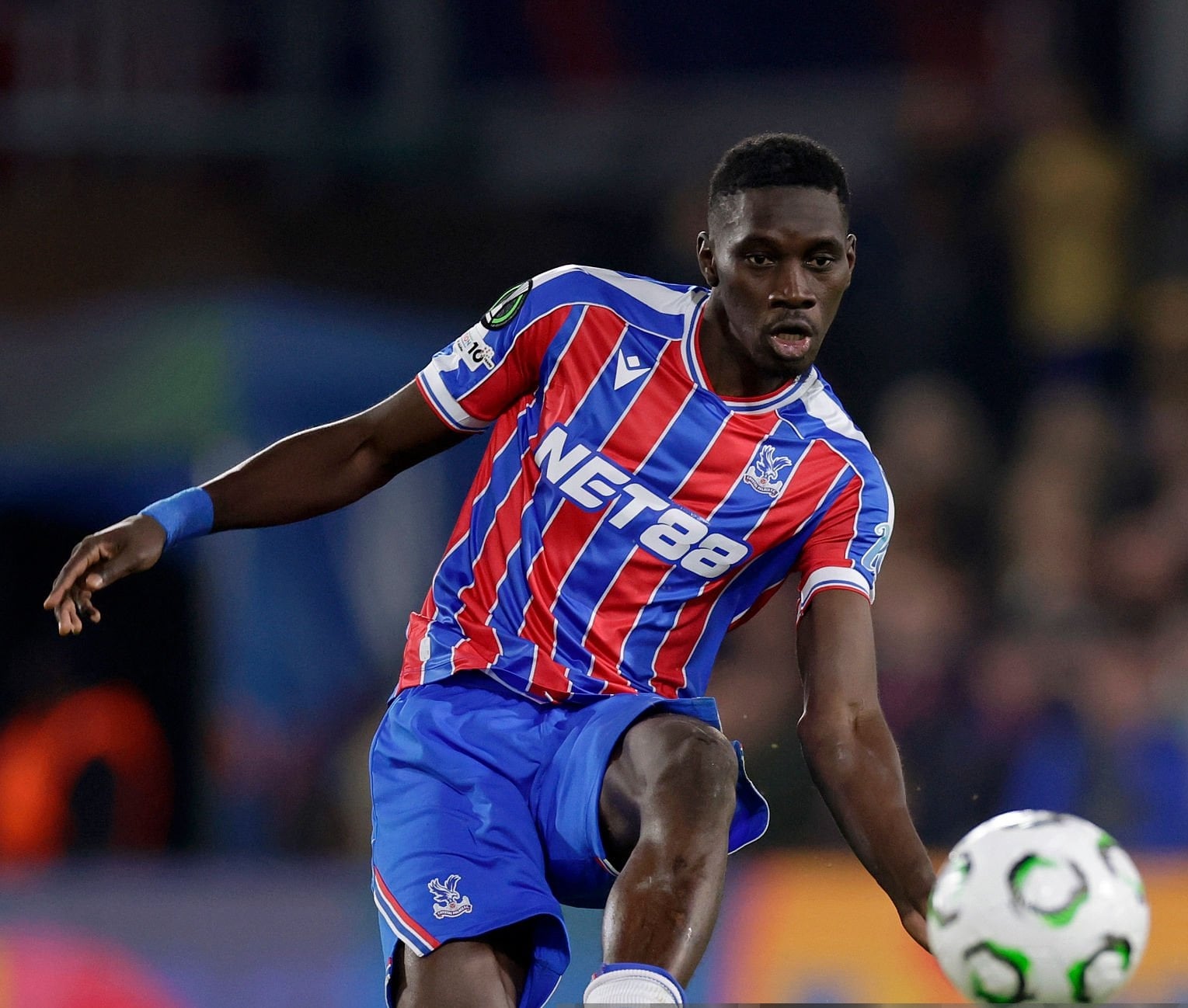 Ligue Conférence : Ismaïla Sarr ouvre le score pour Crystal Palace contre l’AEK Larnaca (vidéo)