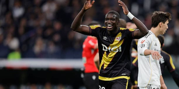 « Si je me suis révélé aux yeux du monde, c'est grâce à lui » : La belle déclaration d'amour de Nobel Mendy à son entraîneur Iñigo Pérez - wiwsport