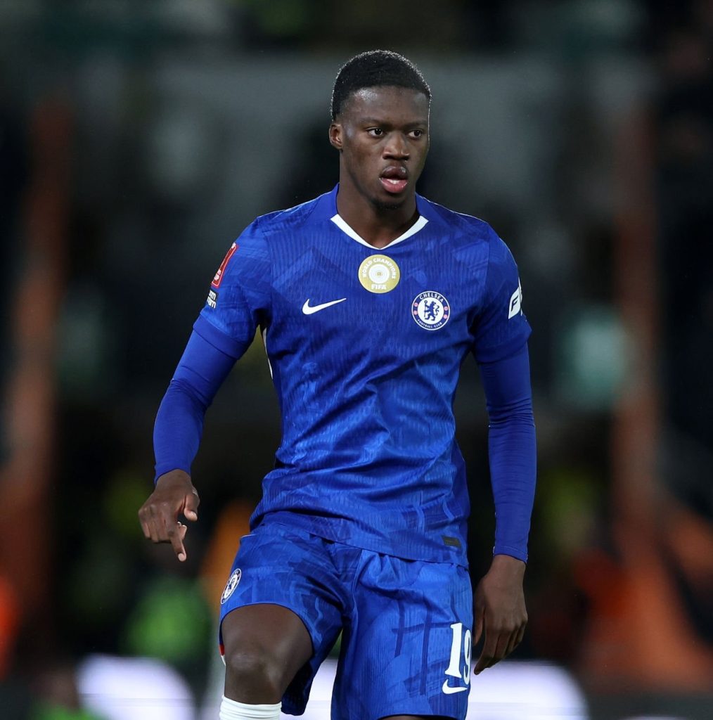 Chelsea : Mamadou Sarr titulaire pour la première fois en Premier League contre Arsenal - wiwsport