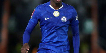 Chelsea : Mamadou Sarr titulaire pour la première fois en Premier League contre Arsenal - wiwsport